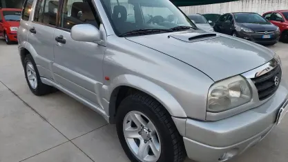 Usata Suzuki Grand Vitara 109 CV (80 kW) 2004 Grigio SUV