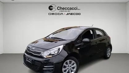 Usata Kia Rio City 83 CV (61 kW) 2016 Nero Utilitaria