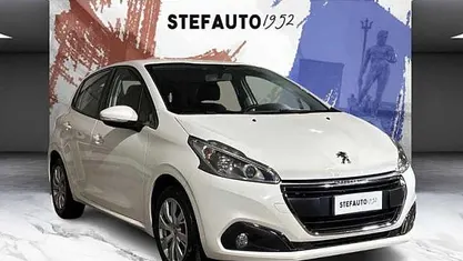 Usata Peugeot 208 Active 68 CV (50 kW) 2019 Bianco Utilitaria