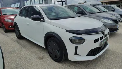 Bianco Usata 2024 Lancia Ypsilon Due volumi | 18.500 € (Buon prezzo)