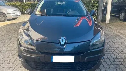 Usata Renault Mégane III LIMITED 110 CV (80 kW) 2011 Grigio Berlina