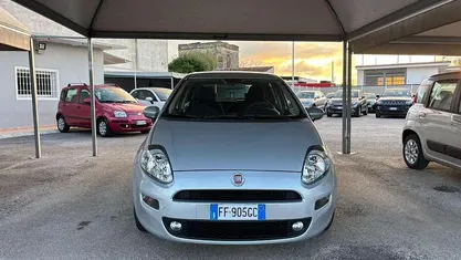 Usata Fiat Punto Young 77 CV (56 kW) 2016 Argento Utilitaria