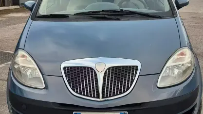 Usata Lancia Musa 101 CV (74 kW) 2007 Grigio Monovolume