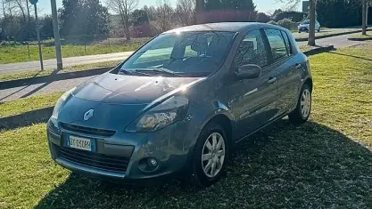 Usata Renault Clio II 75 CV (55 kW) 2009 Nero Berlina