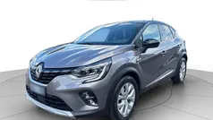 Grigio metall. Usata 2022 Renault Captur Intens SUV | 17.950 € (Buon prezzo)