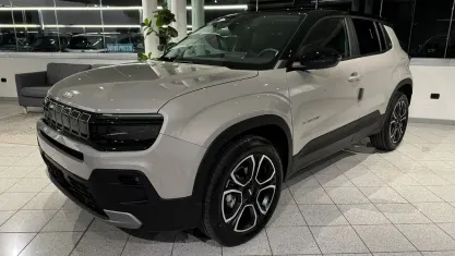 Nuova Jeep Avenger Summit 101 CV (74 kW) 2025 Stone tetto nero SUV
