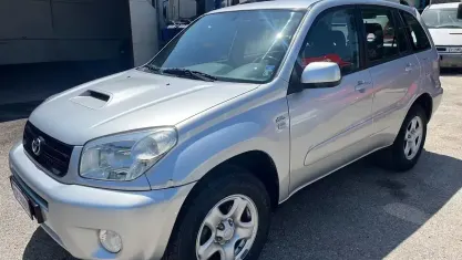 Usata Toyota RAV4 116 CV (85 kW) 2004 Grigio SUV
