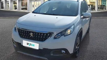Usata 2018 Peugeot 2008 Allure SUV | 11.000 € (Buon prezzo)