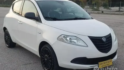 Usata Lancia Ypsilon 69 CV (50 kW) 2014 Beige Utilitaria