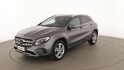 Usata Mercedes GLA200 135 CV (99 kW) 2019 Grigio SUV