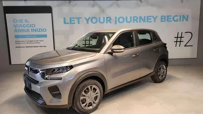 Grigio Nuova 2025 Citroën C3 PureTech Due volumi | 17.100 € (Buon prezzo)