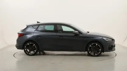 Usata Cupra Leon 150 CV (110 kW) 2024 Grigiogrigio Berlina