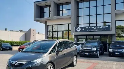 Usata Opel Zafira Tourer Cosmo 136 CV (100 kW) 2014 Marrone Monovolume