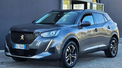 Grigio scuro Usata 2021 Peugeot 2008 Allure SUV | 18.900 € (Buon prezzo)