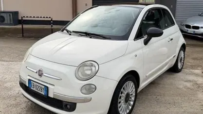 Usata Fiat 500 Lounge 69 CV (50 kW) 2011 Bianco Utilitaria