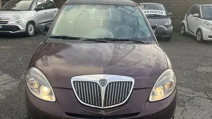 Viola Usata 2011 Lancia Ypsilon Due volumi | 3500 € (Buon prezzo)