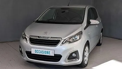 Usata 2023 Peugeot 108 Style Due volumi | 10.890 € (Buon prezzo)