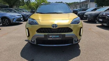 Usata Toyota Yaris Cross 116 CV (85 kW) 2021 Oro SUV