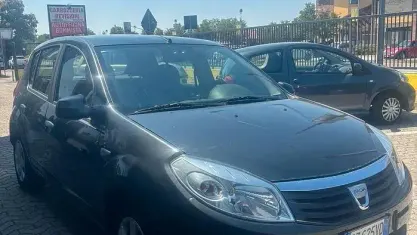 Usata Dacia Sandero 75 CV (55 kW) 2009 Marrone Utilitaria