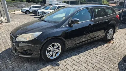 Usata Ford Focus 115 CV (84 kW) 2014 Nero Berlina