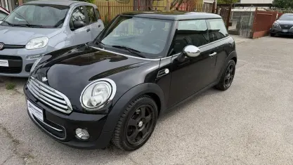 Usata Mini Cooper 122 CV (89 kW) 2012 Nero Utilitaria