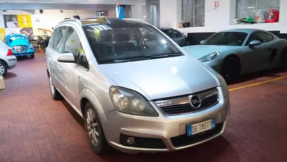 Usata Opel Zafira Cosmo 120 CV (88 kW) 2006 Monovolume