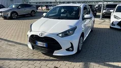 Bianco Usata 2023 Toyota Yaris Active Due volumi | 13.990 € (Buon prezzo)