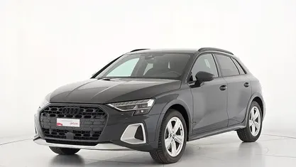 Usata 2024 Audi A3 Business Tre volumi | 34.900 € (Buon prezzo)
