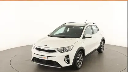 Usata Kia Stonic Style 84 CV (61 kW) 2021 Bianco SUV
