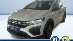 Usata 2023 Dacia Sandero Essentiel Due volumi | 15.800 € (Buon prezzo)