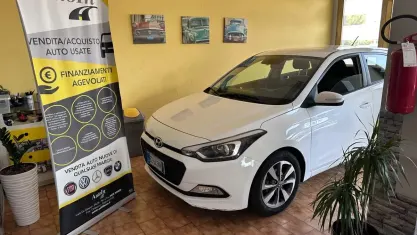 Usata Hyundai i20 Style 84 CV (61 kW) 2015 Bianco Berlina