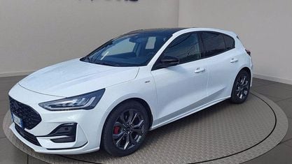 Begagnad Ford Focus ST-Line 125 HK (91 kW) 2023 Vit Sedan