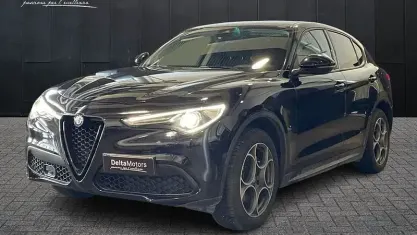 Begagnad Alfa Romeo Stelvio Tech Edition 190 HK (139 kW) 2019 Svart SUV