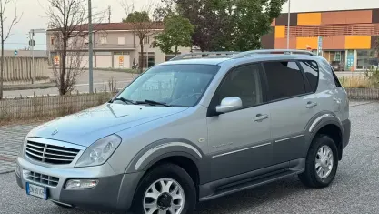 Usata SsangYong Rexton 165 CV (121 kW) 2005 Grigio SUV