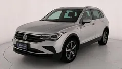 8e reflex silver metallizzato Usata 2023 VW Tiguan Life SUV | 32.900 € (Buon prezzo)