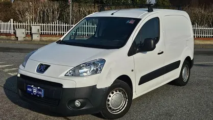 Usata 2010 Peugeot Partner Monovolume | 5900 € (Buon prezzo)