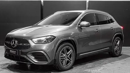 Grigio Nuova 2025 Mercedes GLA200 AMG line SUV | 44.303 € (Ottimo prezzo)