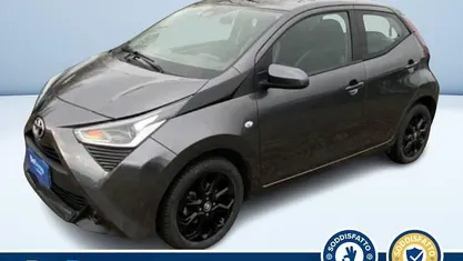 Grigio scuro metallizzato Usata 2021 Toyota Aygo Due volumi | 10.800 € (Buon prezzo)
