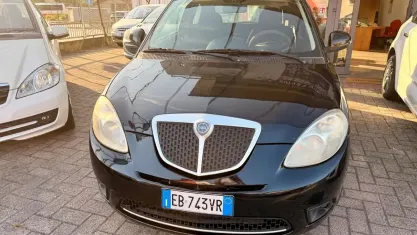 Usata Lancia Ypsilon 60 CV (44 kW) 2010 Nero Utilitaria