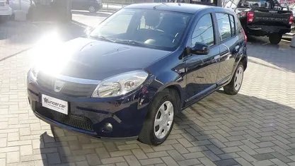 Usata Dacia Sandero 75 CV (55 kW) 2010 Berlina