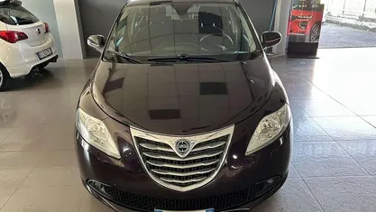 Lilla Usata 2013 Lancia Ypsilon S Due volumi | 5490 € (Buon prezzo)