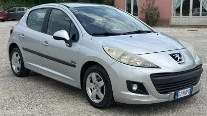 Usata Peugeot 207 Sport 73 CV (53 kW) 2009 Grigio Berlina
