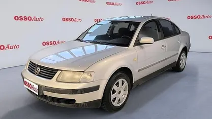 Grigio Usata 2000 VW Passat Tre volumi | 900 € (Ottimo prezzo)