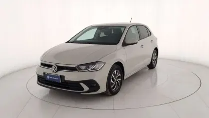 Usata VW Polo Life 95 CV (69 kW) 2023 Grigio metallizzato Utilitaria