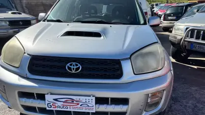 Usata Toyota RAV4 116 CV (85 kW) 2004 Grigio SUV
