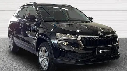 Nero Usata 2024 Skoda Karoq Executive SUV | 22.800 € (Buon prezzo)
