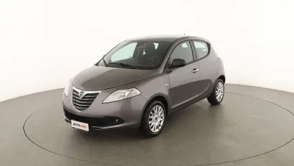 Usata Lancia Ypsilon Silver 70 CV (51 kW) 2016 Grigio Utilitaria