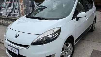 Bianco Usata 2011 Renault Scénic III Dynamique Monovolume | 3950 € (Buon prezzo)