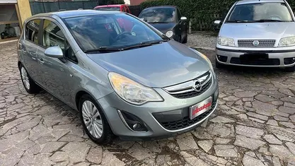 Usata Opel Corsa 95 CV (69 kW) 2011 Utilitaria