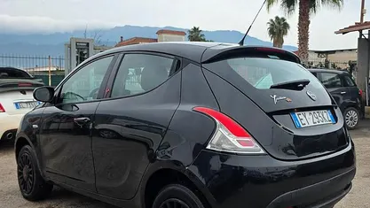 Nero Usata 2015 Lancia Ypsilon Due volumi | 4790 € (Buon prezzo)